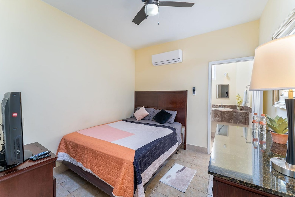 206 Sencilla Sin Vista al Mar